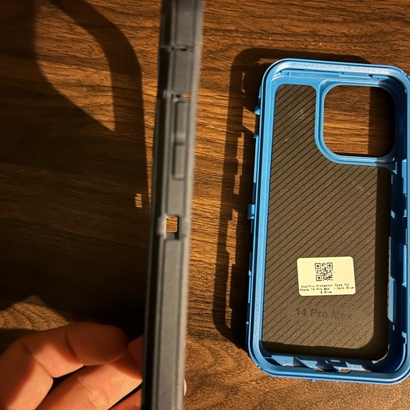 iPhone 14 pro max otterbox case - Picture 7 of 7